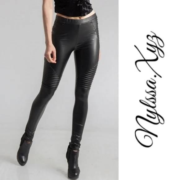 FAUX LEATHER MOTO PANTS IN BLACK - Picture 5 of 8
